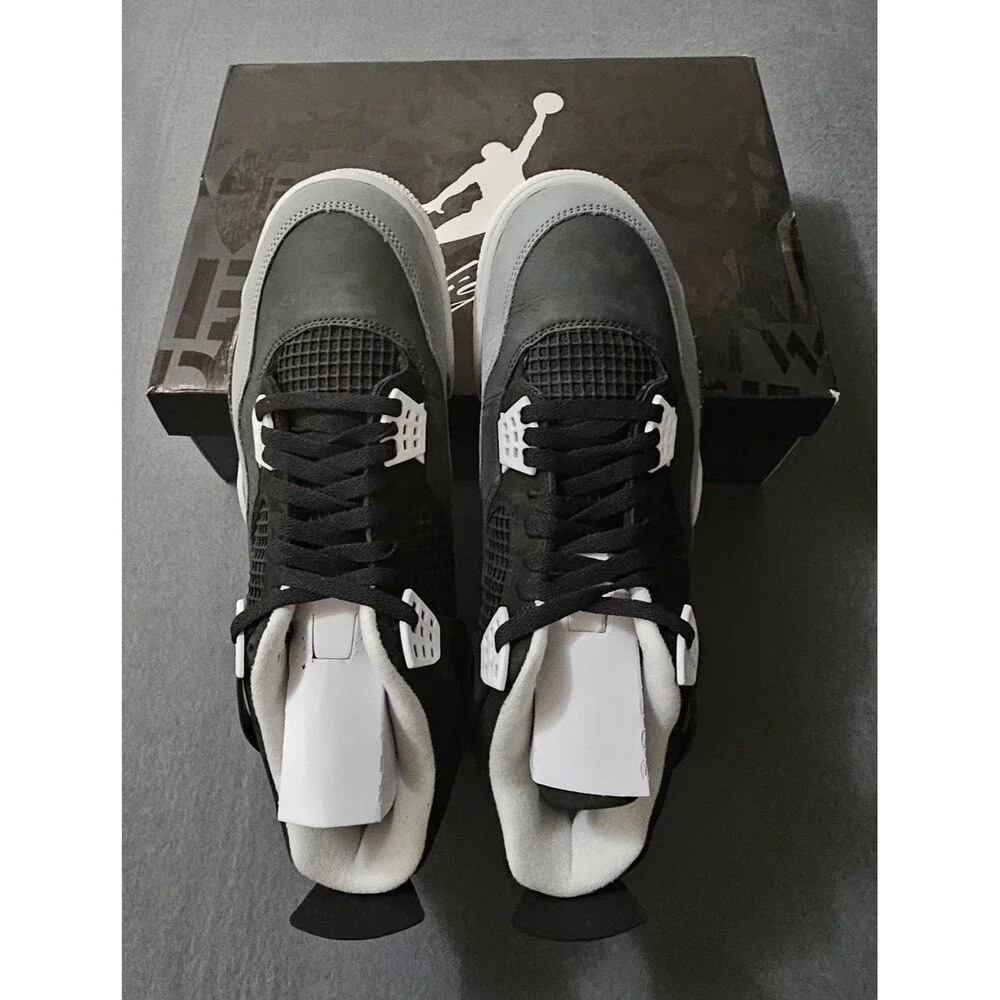 Air Jordan 4 Retro 